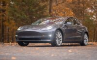 Fra ny til næsten ny: Hvordan brugte teslaer holder værdien