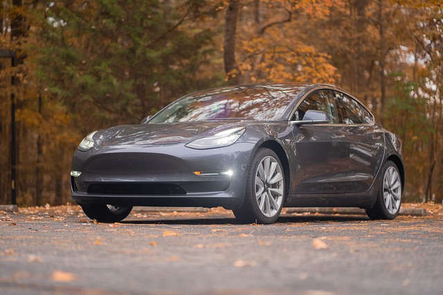 Fra ny til næsten ny: Hvordan brugte teslaer holder værdien